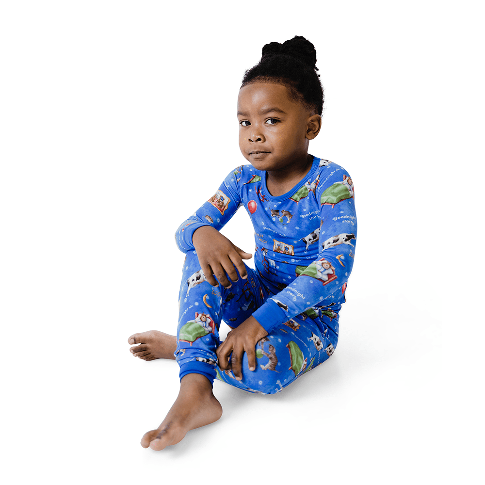 https://www.legendairymilk.com/cdn/shop/products/goodnight-moon-two-piece-pajama-set-703527.png?v=1703174259&width=1445